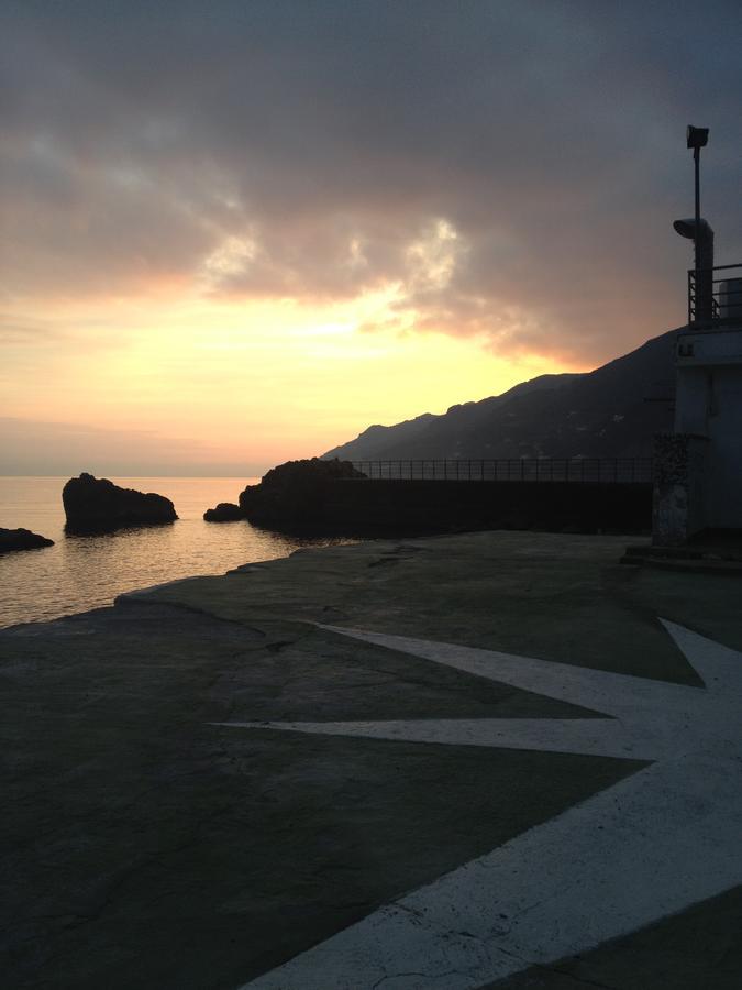 Casacri Bed & Breakfast กาวา เด ตีร์เรนี ภายนอก รูปภาพ